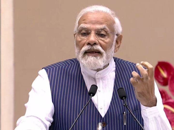 PM Modi Speech Slams Dig At Opposition Parties in National Civil Services Day 2023 PM Modi Speech: 'सत्ता में बैठी पार्टियां कहीं सरकारी धन का दुरुपयोग तो नहीं कर रहीं, आप...', अधिकारियों से बोले पीएम मोदी