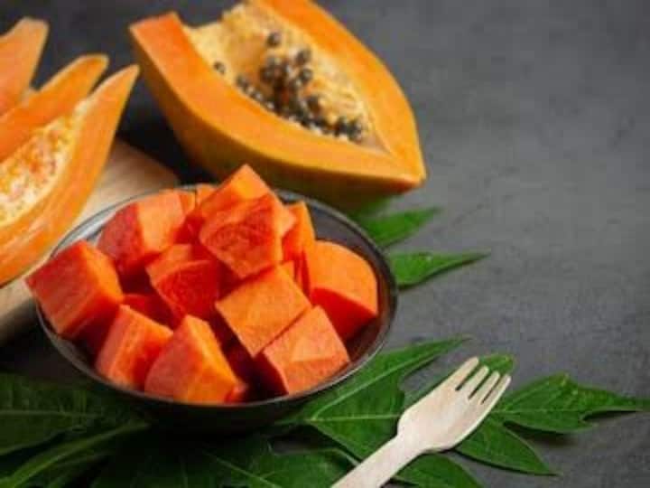 health tips papaya bad food combinations do not eat lemon banana orange with it फ्रूट चाट में कभी भी पपीते से साथ ना खाएं ये फल, ये कॉम्बिनेशन जानलेवा हो सकता है!