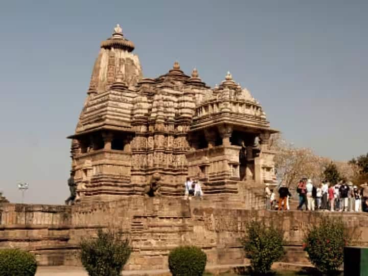 Khajuraho included in UNESCO World Heritage Reduce Foreign Tourists Number Madhya Pradesh Tourism Ann Khajuraho Tourism Places: खजुराहो से साल दर साल दूर होते जा रहे हैं विदेशी पर्यटक, 2022-23 में इतने में सिमट गई संख्या