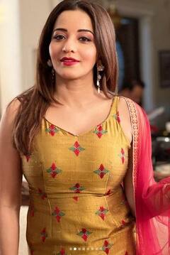 Monalisa: ਬੋਲਡ ਲੁੱਕ ਲਈ ਮਸ਼ਹੂਰ ਮੋਨਾਲੀਸਾ ਨੇ ਸਾਦੇ ਸੂਟ 'ਚ ਮਚਾਈ ਤਬਾਹੀ, ਸਾਦਗੀ ਦੇਖਦੇ ਰਹਿ ਗਏ ਪ੍ਰਸ਼ੰਸਕ