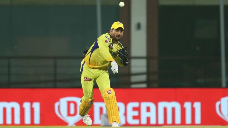 IPL 2023 MS Dhoni becomes first wicket-keeper to complete 200 dismissals in this tournament history MS Dhoni in IPL: ৪১ পেরিয়েও ইতিহাস গড়ার পালা অব্যাহত, সানরাইজার্সের বিরুদ্ধে অনন্য রেকর্ড গড়লেন ধোনি