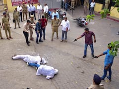 तस्वीरों में देखिए प्रयागराज में अतीक-अशरफ की हत्या का कैसे रीक्रिएट हुआ क्राइम सीन, SIT टीम रही मौजूद