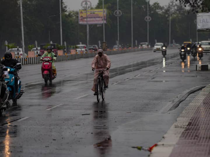 weather update drizzle in delhi ncr heat wave in these 3 states hail may fall in 4 states with thunderstorms Weather Update: ਦਿੱਲੀ-NCR 'ਚ ਹੋਵੇਗੀ ਬੂੰਦਾ-ਬਾਂਦੀ, ਇਨ੍ਹਾਂ 3 ਸੂਬਿਆਂ 'ਚ ਹੈਟਵੇਵ, 4 ਸੂਬਿਆਂ 'ਚ ਤੂਫਾਨ ਨਾਲ ਪੈ ਸਕਦੇ ਹਨ ਗੜੇ