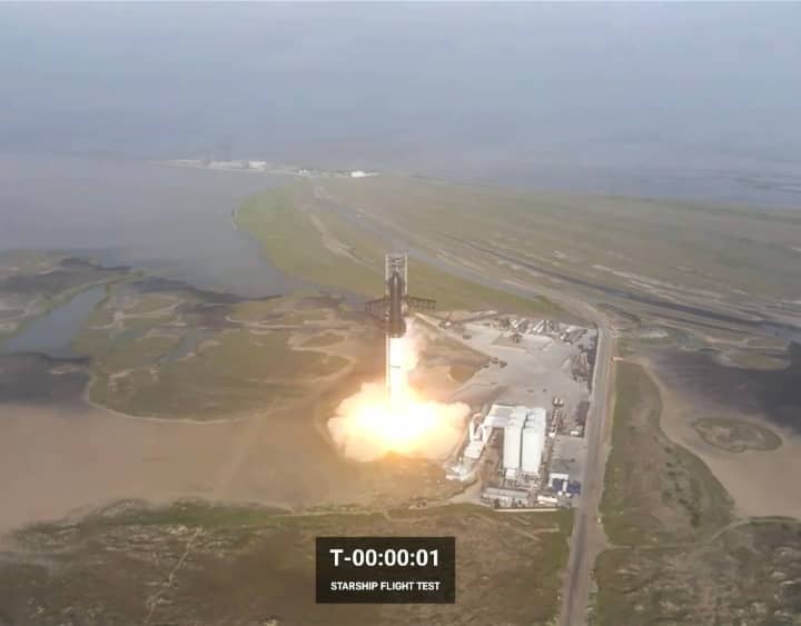 SpaceX Starship Explodes: स्पेसएक्स स्टारशिप रॉकेट में ब्लास्ट का मतलब क्या है, अब Starlink के प्रोग्राम का भविष्य अधर में लटक जाएगा?