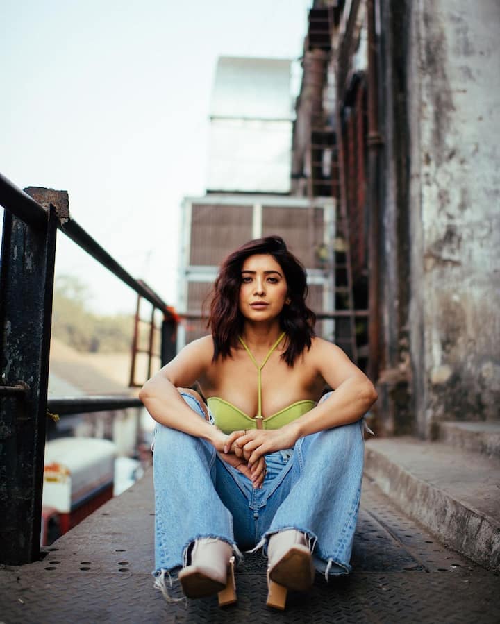 आशा नेगी के जिम फोटोज और वीडियोज उनके फैंस के बीच काफी पॉपुलर हैं. वहीं एक्ट्रेस अपने डांस वीडियोज भी खूब शेयर करती हैं.