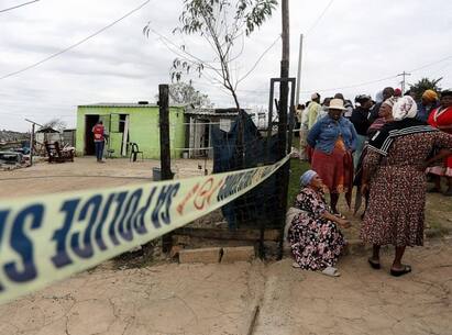 Child among 10 family members killed in South Africa shooting Crime: கொடூரமான வெறிச்செயல்... ஒரே குடும்பத்தைச் சேர்ந்த 10 பேர் சுட்டுக்கொலை - என்னதான் நடந்தது?