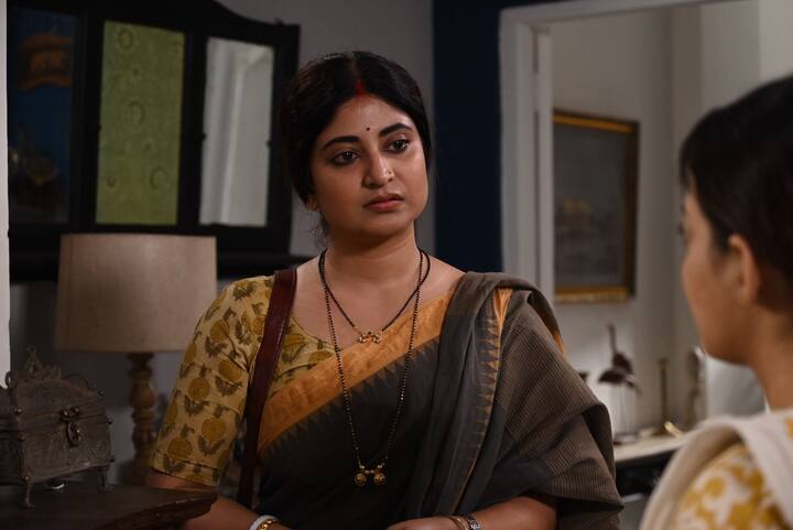 গল্পটি লিখেছেন সম্রাজ্ঞী বন্দ্যোপাধ্যায়। সিরিজ জুড়ে ফুটিয়ে তোলা হবে এক গৃহবধূর লড়াইয়ের গল্প। সিরিজে সন্দীপ্তার চরিত্রের নাম অপর্ণা। স্বামী ঋষভের সঙ্গে তাঁর সাজানো সংসার।