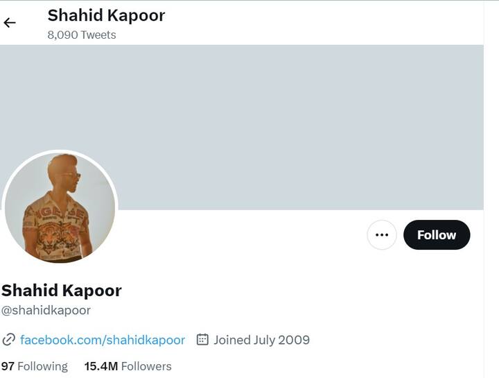 பாலிவுட் பிரபல நடிகரான ஷாகித் கபூர், “என் ப்ளூ டிக்கை தொட்டது யார்? எலான், அங்கேயே இரு நான் வருகிறேன்” என்று தனது கபீர் சிங் திரைப்பட காட்சியுடன் ஒப்பிட்டு நக்கலாக பதிவிட்டுள்ளார்.