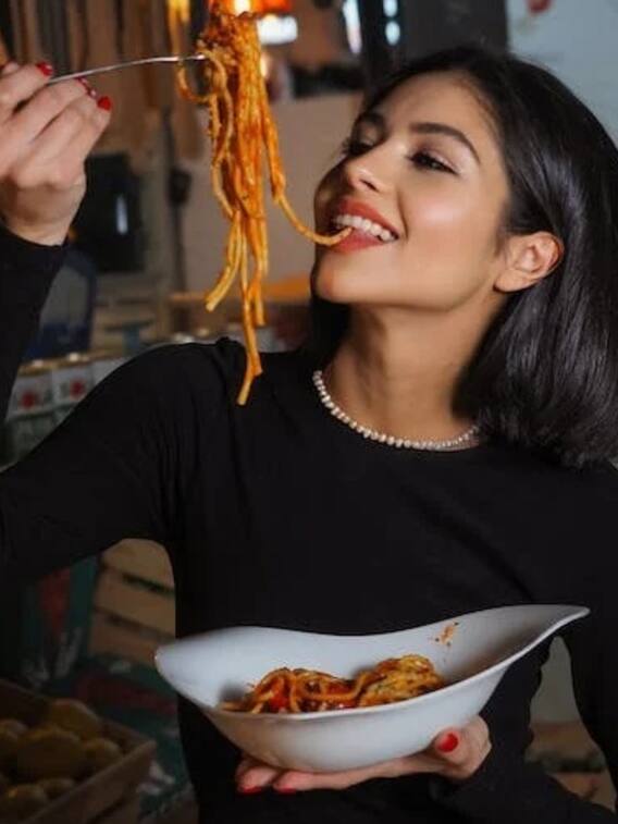 मैदे से बनी चीजों के शौकीन हैं तो हो जाएं सतर्क, हो सकती है ये बीमारी