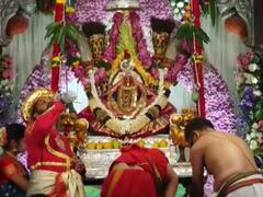 अंबाबाईच्या गाभाऱ्याला आमराईचे स्वरूप; अक्षय्य तृतीयाच्या मुहूर्तावर हापूस आंब्याची आरास