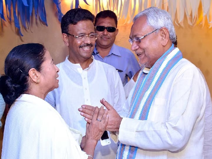 Lok Sabha Election 2024: Nitish Kumar is Going to Meet with Mamata Banerjee in West Bengal After All Set in Delhi ann Lok Sabha Election 2024: दिल्ली में सब 'सेट' तो पश्चिम बंगाल में क्यों 'वेट'? अब ममता को 'मनाने' चले CM नीतीश