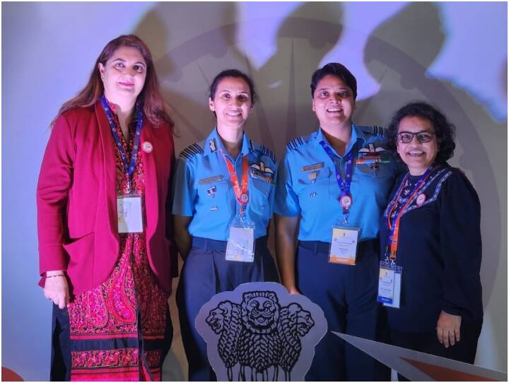 दीपिका मिश्रा भारतीय वायुसेना में वीरता पुरस्कार पाने वाली पहली महिला अधिकारी हैं. इस अवार्ड को पाते ही कोटा में उनके परिवार को बधाइयां मिलनी शुरू हो गई हैं.