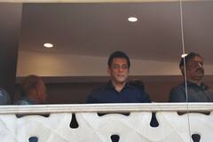 Eid 2023: ईद पर खास अंदाज में फैंस को विश करने पहुंचे सलमान, हर तरफ गूंजा भाईजान का शोर