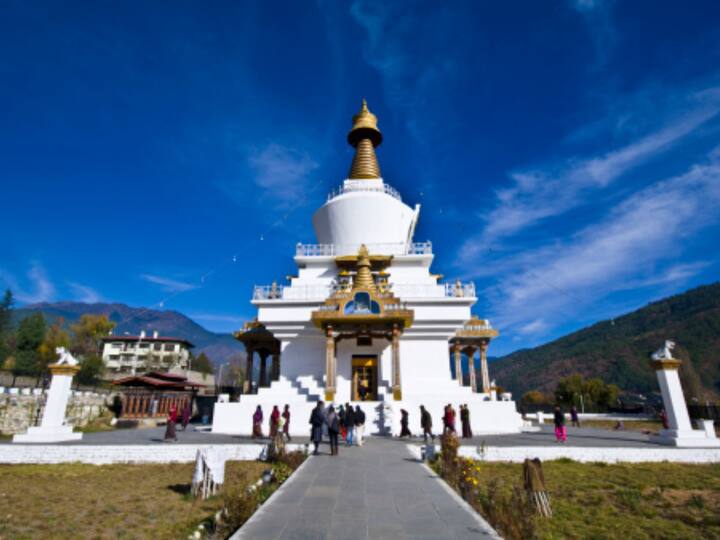 Thimphu: Thimphu, the capital city of western central Bhutan, is known for its numerous Buddhist landmarks, high Himalayan terrain, rich culture, and religious settings. In Thimpu, you may take the Druk Path Trek up to Jili Dzong, enjoy cave murals at the 800-year-old Changangkha Lhakhang Temple, and buy kukri knives and traditional clothes at the Weekend Handicrafts Market.  Tashichho Dzong, Thimphu's large monastery, administration palace, and fortification, also has ancient Ta-dzong architecture and gold-leaf roofing. The National Memorial Chorten is a whitewashed monument with a gold spire dedicated to world peace. Thimphu's 51-meter-tall gold-plated Buddha Dordenma statue is another work of art. Other notable sites in Thimphu include Gangtey Monastery, the National Bhutan Library, and the Royal Botanical Garden. (Image Source: Getty)