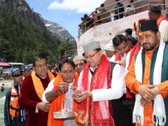 खुल गए गंगोत्री-यमुनोत्री धाम के कपाट, चारधाम यात्रा का हुआ शुभारंभ, CM धामी ने की पूजा-अर्चना