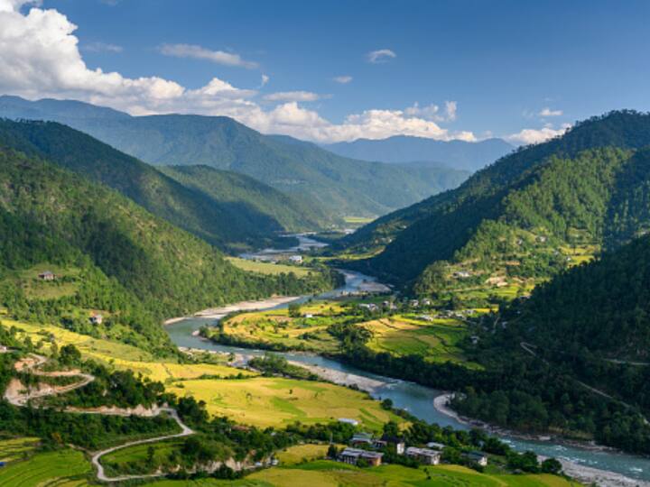 Punakha Valley: Punakha is one of Bhutan's 20 districts, bordered by Gasa, Wangdue Phodrang, and Thimphu, and gives a breathtaking view of the Himalayas.  The valley, with its many slopes, is ideal for mountain biking and walking. Aside from that, the Po Chhu River is home to Bhutan's most popular adventure sport, river rafting. Punakha is also noteworthy for housing Bhutan's second oldest dzong, the Punakha Dzong. (Image Source: Getty)