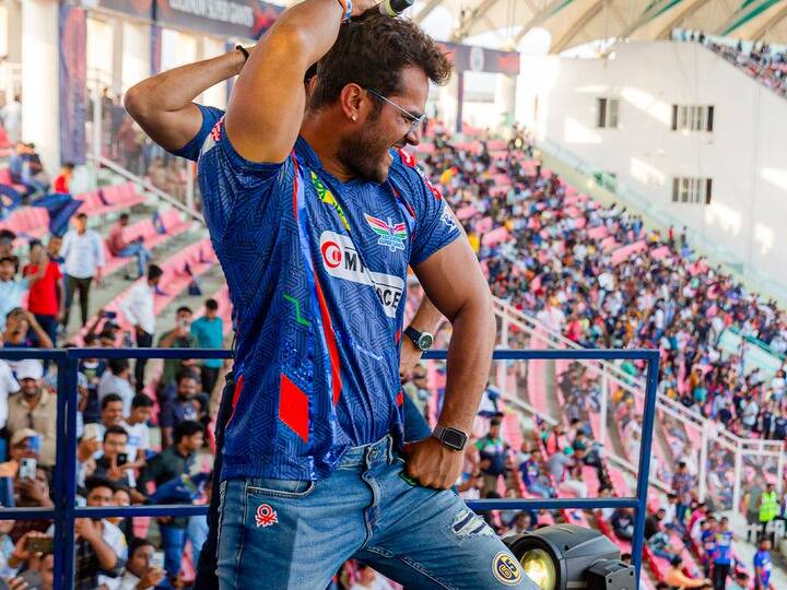 LSG vs GT Actor Khesari Lal Yadav dance in Lucknow Super Giants vs Gujarat Titans Match IPL 2023 Watch: लखनऊ-गुजरात के मैच में खेसारी लाल यादव ने जमकर किया डांस, वीडियो वायरल