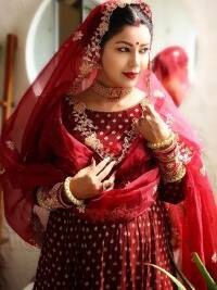 जब मार खाते-खाते बचे थे देबिना के पिता