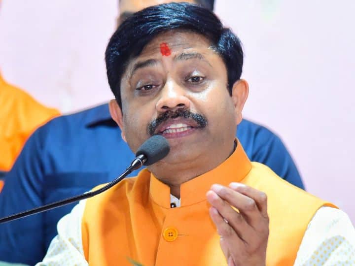 up politics Nand Gopal Gupta Nandi opposes SP leader Rais Chandra Shukla joining BJP ann UP Politics: अपनी ही सरकार पर भड़के नंद गोपाल नंदी, सपा नेता रईस चंद्र के BJP जॉइन करने पर क्यों जताई नाराजगी?