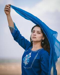 Sonalee Kulkarni: सोनालीच्या लूकनं वेधलं लक्ष; फोटोवर खिळल्या चाहत्यांच्या नजरा
