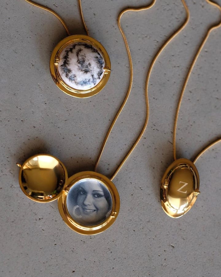 Many celebs and fans applauded the veteran star's look. (All Images: @thezeenataman)