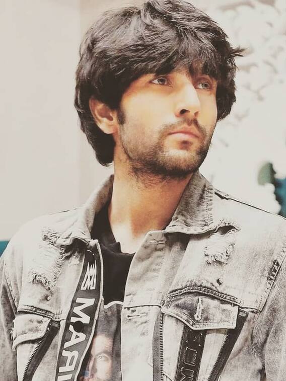 ध्रुव तारा के ध्रुव हैं इतने पढ़े-लिखें