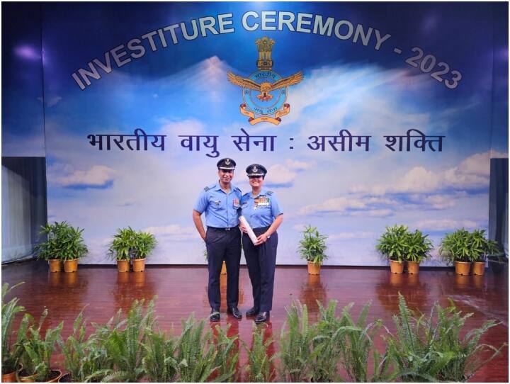 Gallantry Awards: कोटा की बेटी और वायु सेना में विंग कमांडर दीपिका मिश्रा को वायु सेना मेडल (गैलेंट्री) से नवाजा गया है. बाढ़ राहत के दौरान उनके अदम्य साहस के लिए यह पुरस्कार दिया गया है.