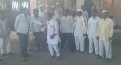 मतदानापूर्वीच कृषी उत्पन्न बाजार समितीच्या निवडणुकीला गालबोट; प्रचाराला गेलेल्या उमेदवाराला मारहाण