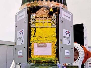 ISRO PSLV C-55: சிங்கப்பூரின் டெலியோஸ் செயற்கைக்கோளை சுமந்து விண்ணில் சீறிப்பாய்ந்தது PSLC C-55