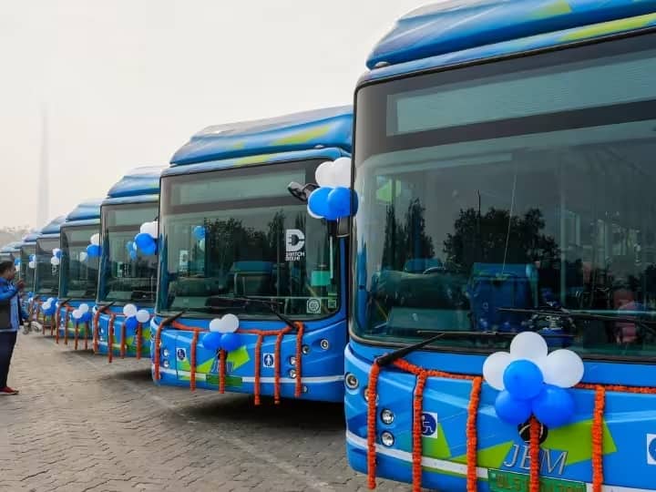 Delhi Transport Minister Kailash Gehlot says may Mohalla buses will run 2025 know all Details ANN Delhi Mohalla Bus Scheme: दिल्ली की सड़कों पर 2025 तक दौड़ेंगी मोहल्ला बसें, जानिए- इसमें क्या होगा खास?