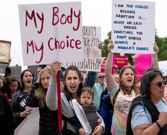 Abortion Pills: US Supreme Court Upholds Access To Abortion Pill Abortion Pills: અમેરિકામાં મહિલાઓ હવે ગર્ભપાતની દવા લઈ શકશે, સુપ્રીમ કોર્ટે મિફેપ્રિસ્ટોન દવા પરનો પ્રતિબંધ હટાવ્યો