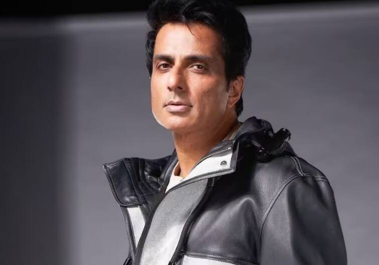 Sonu Sood ने Blue Tick के लिए हाथ-पैर जोड़ रहे सेलेब्स पर कसा तंज! ट्वीट कर कह दी बड़ी बात