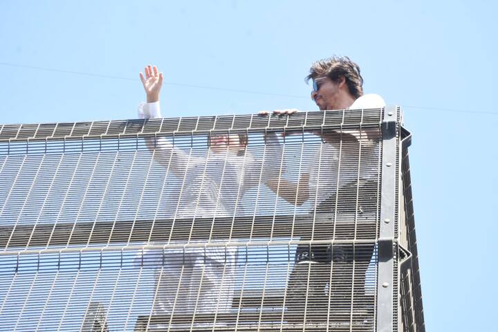 Take a look at SRK's adorable kid in white kurta pyjamas