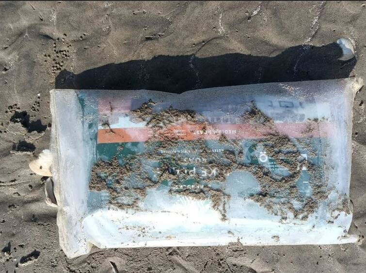 Packets of charas were recovered from the sea border of Kutch Kutch News: કચ્છની દરિયાઇ સીમામાંથી મળી આવ્યા ચરસના પેકેટ, BSF અને મરીન પોલીસ આવી એક્શનમાં