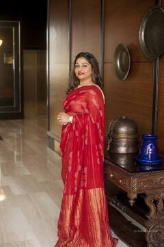 डॉली जैन महज साड़ी ड्रैप करने के लेती हैं 2 लाख, 18 सेकंड में पहना सकती हैं साड़ी