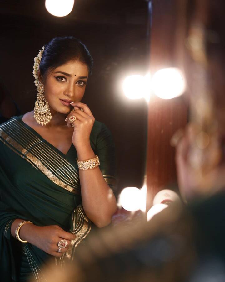 గద్దలకొండ గణేష్ సినిమాలో జరాజరా సినిమాలో డ్యాన్స్ చేసింది. ఆ పాట హిట్ కొట్టింది.