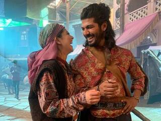 Sheezan Khan ने Tunisha Sharma को कहा 'चांद' ! शेयर की एक्ट्रेस के साथ खिलखिलाती हुई पुरानी तस्वीर