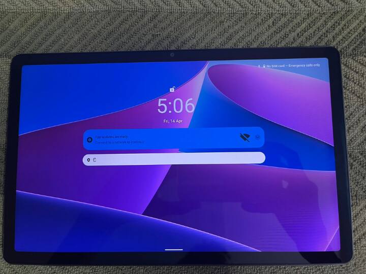 Lenovo Tab M10: इस टेबलेट के अब दो मॉडल आ चुके हैं. लेटेस्ट मॉडल में टेबलेट के साथ एक पेन भी दिया जाता है. M10 में आपको 4GB रैम और 128GB का इंटरनल स्टोरेज मिलता है. इसकी कीमत फ्लिपकार्ट पर 15,499 रुपये है. टेबलेट में आपको 5000 एमएएच की बैटरी, 8MP का प्राइमरी और 5MP का फ्रंट कैमरा,MediaTek Helio P22 प्रोसेसर का सपोर्ट और 10.3 इंच की फुल एचडी प्लस डिस्प्ले मिलती है. M10 के सेकंड जनरेशन की कीमत 19,999 रुपये है. दोनों में आपको सिमकार्ड और WiFi का ऑप्शन मिलता है.