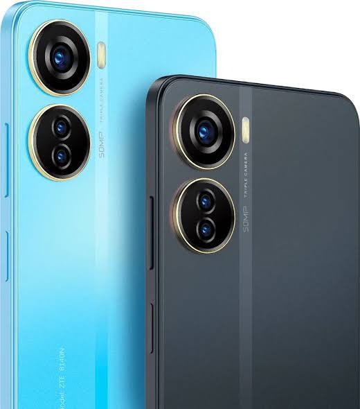 ZTE Axon 40 लाइट फोन 6.6 इंच की FHD+ IPS डिस्प्ले, ट्रिपल रियर कैमरा सेटअप, यूनिसेक T616 प्रोसेसर, 50MP कैमरा, 4,500mAh की बैटरी और 22.5W फास्ट चार्जिंग सपोर्ट के साथ आता है. ZTE Axon 40 Lite स्मार्टफोन की कीमत MXN 3999 (लगभग 18,000 रुपये) है.