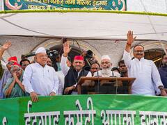 Eid al-Fitr 2023: तस्वीरों में देखिए प्रयागराज से लखनऊ तक ईद का उल्लास, शांति से सियासत तक का दिया संदेश