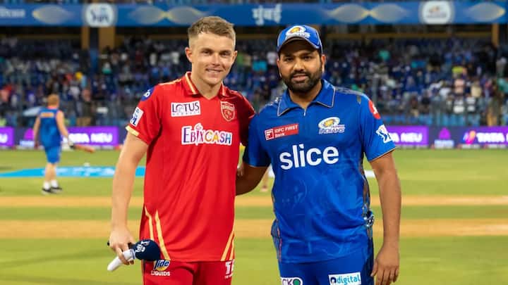 এদিন টসে জিতে প্রথমে বোলিংয়ের সিদ্ধান্ত নেন মুম্বই ইন্ডিয়ান্স অধিনায়ক রোহিত। পাঞ্জাবের হয়ে এদিনও মাঠে নামতে পারেননি শিখর।