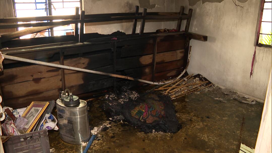 Kolkata News:বরানগরে সিপিএমের পার্টি অফিসে আগুন, অভিযোগ দায়ের তৃণমূলের বিরুদ্ধে Fire At CPM Party Office At Baranagar Leading To Allegation Against TMC Kolkata News:বরানগরে সিপিএমের পার্টি অফিসে আগুন, অভিযোগ দায়ের তৃণমূলের বিরুদ্ধে