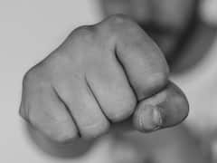 హద్దులు దాటిన అభిమానం - పవన్ ఫ్యాన్‌ని చంపేసిన ప్రభాస్ అభిమాని