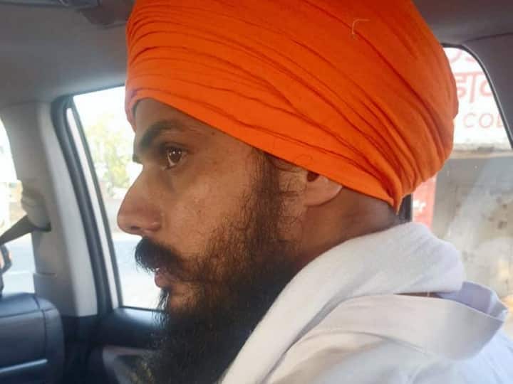 Amritpal Singh arrest booked under NSA how waris punjab de chief caught Amritpal Singh Arrested: 36 दिनों की फरारी, बार-बार बदली लोकेशन, आखिर कैसे पकड़ा गया अमृतपाल सिंह, कहां-कहां रहा छिपा