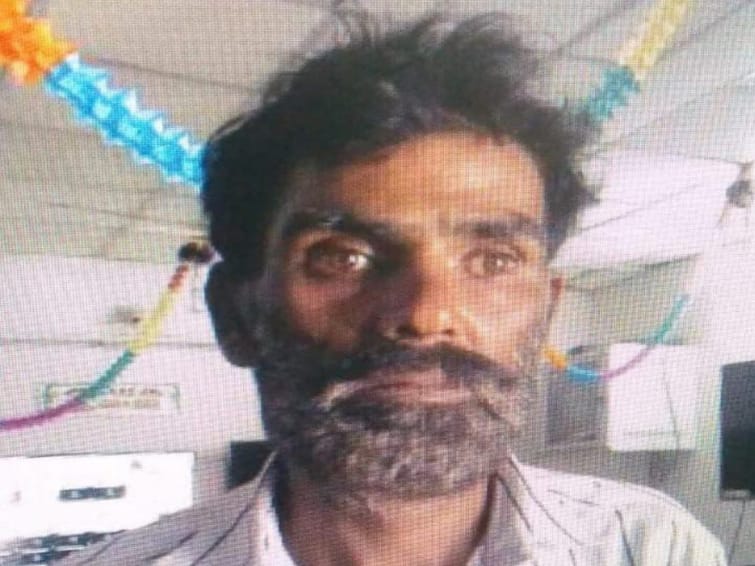 Vellore news  prisoner who was arrested in Posco who was undergoing treatment at the hospital escaped and the police laid a net TNN வேலூர் அரசு மருத்துவமனையில் சிகிச்சை பெற்று வந்த போக்சோ கைதி தப்பி ஓட்டம் -  போலீசார் வலைவீச்சு