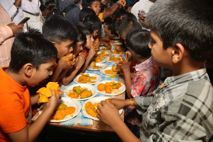 प्रल्हाद गवळी मित्र परिवारातर्फे रविवार पेठेतील संत नामदेव चौक येथे ही स्पर्धा झाली.