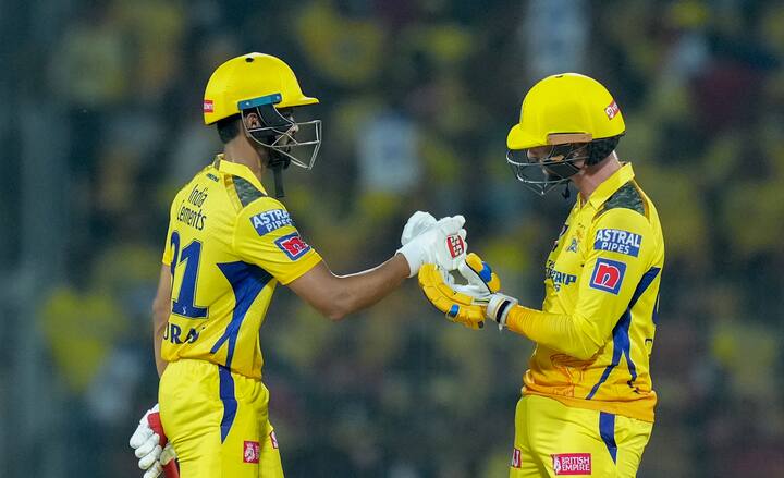 ஐபிஎல் தொடரில் இன்றைய இரண்டாவது போட்டியில் சென்னை மற்றும் கொல்கத்தா அணிகள் மோத உள்ளன.