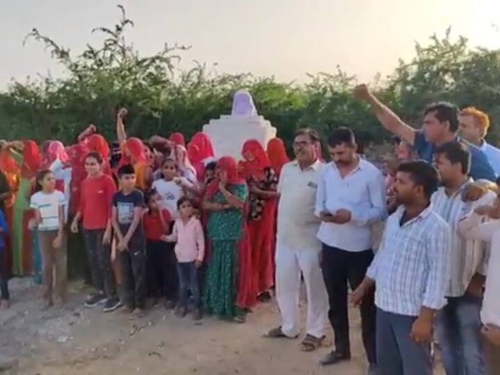 Hanuman Beniwal Angry on Veer Tejaji Statue Being removed protest Against it ahead of Rajasthan Elections ann Rajasthan: वीर तेजाजी की प्रतिमा हटाए जाने पर भड़के सांसद हनुमान बेनीवाल, बोले- 'आस्था के साथ खिलवाड़ बर्दाश्त नहीं'