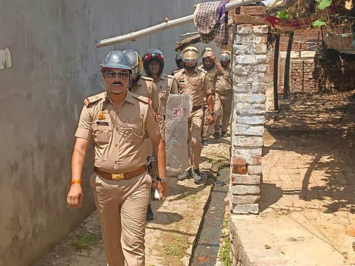 Atiq ahmad Shot Dead: गुड्डू मुस्लिम, आयशा नूरी और शाइस्ता हैं एक साथ? पुुलिस और STF ट्रेस कर रही लोकेशन Atiq ahmad Shot Dead wife of Atiq Ahmad Shaista parveen still not arrested by UP Police Atiq ahmad Shot Dead: गुड्डू मुस्लिम, आयशा नूरी और शाइस्ता हैं एक साथ? पुुलिस और STF ट्रेस कर रही लोकेशन