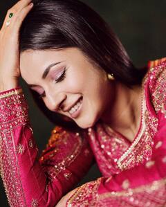 Pics: શરારા સૂટ પહેરીને શહનાઝ ગીલે લગાવી આગ, કિલર સ્માઇલથી ચાહકોને કર્યા ઘાયલ